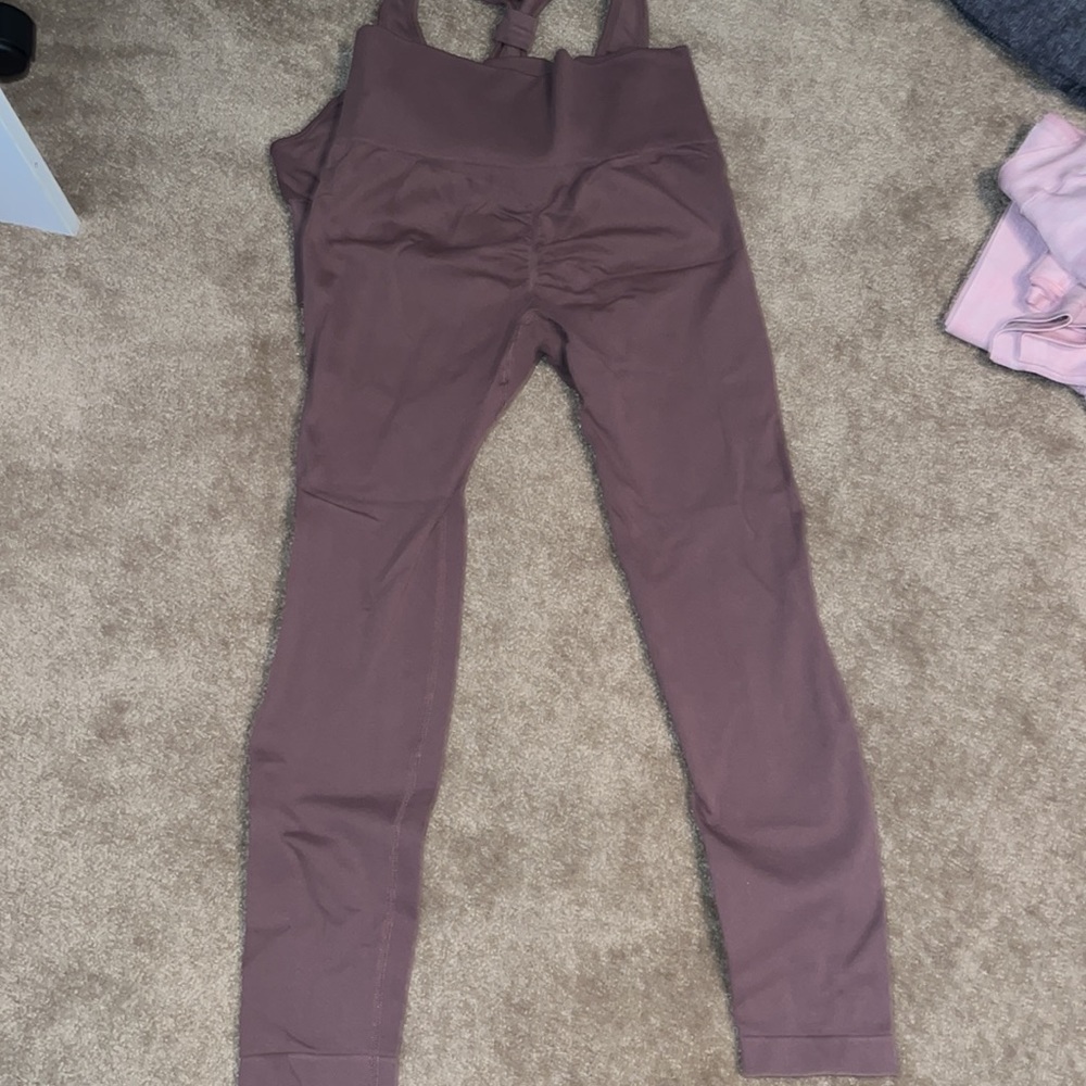 Amazon workout set - Picture 3 of 4